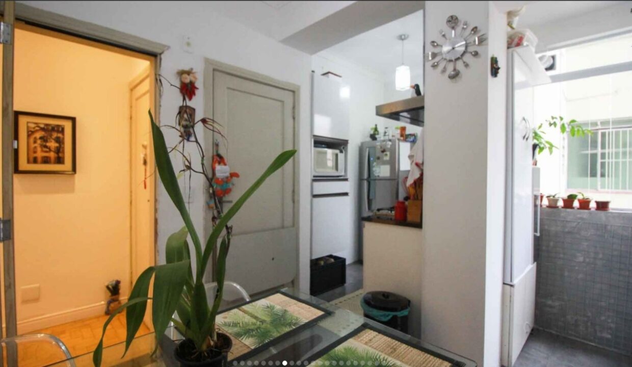 Vende-se Apto 02 Dorm na Bela Vista