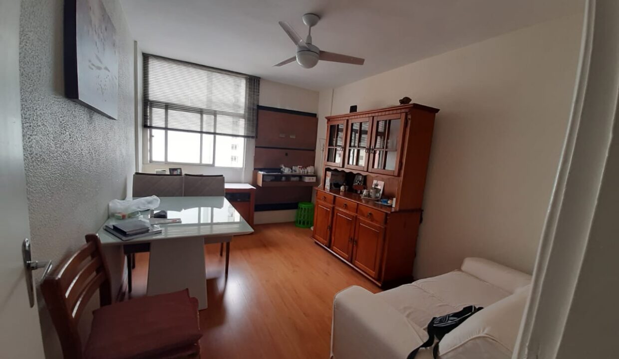 Vende-se Apartamento 02 dorm. na Aclimação